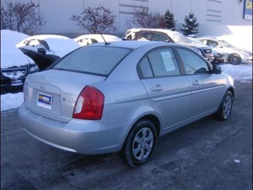Hyundai Accent 2010 photo 4