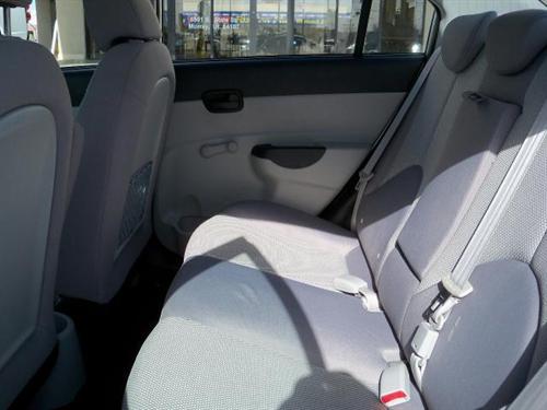 Hyundai Accent 2010 photo 3