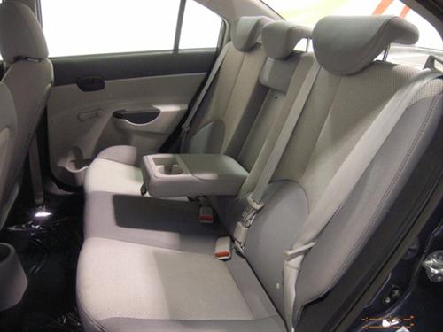 Hyundai Accent 2010 photo 2