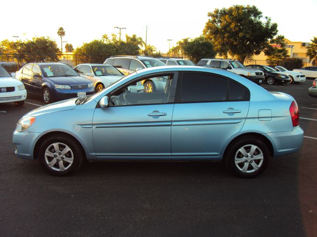 Hyundai Accent 2010 photo 1