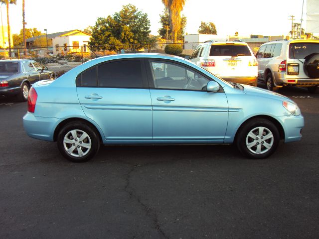 Hyundai Accent 2010 photo 2