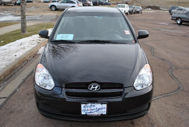 Hyundai Accent 2010 photo 2