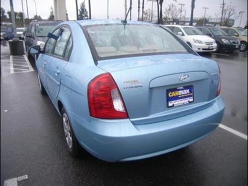 Hyundai Accent 2010 photo 1