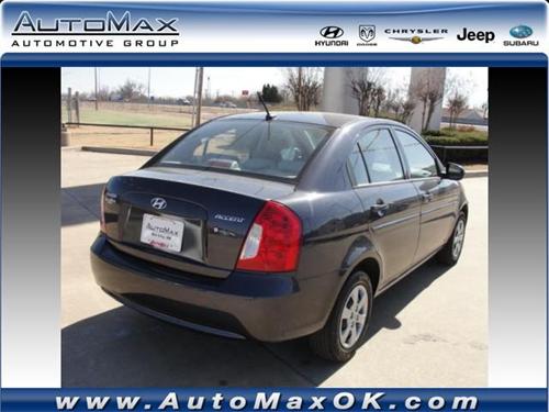 Hyundai Accent 2010 photo 2