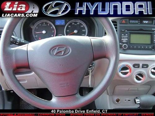 Hyundai Accent 2010 photo 3