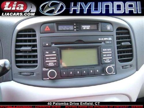 Hyundai Accent 2010 photo 4