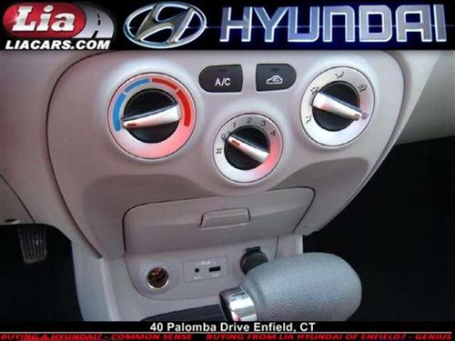Hyundai Accent 2010 photo 5