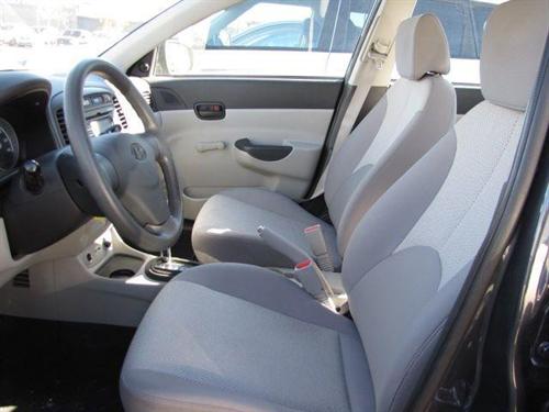 Hyundai Accent 2010 photo 1