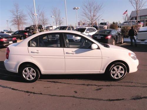 Hyundai Accent 2010 photo 4