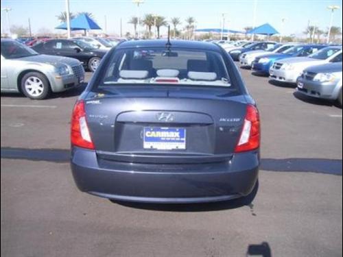 Hyundai Accent 2010 photo 3
