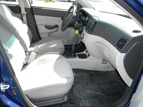 Hyundai Accent 2010 photo 3