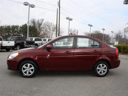 Hyundai Accent 2010 photo 1