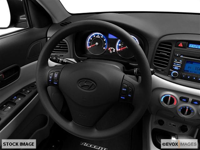 Hyundai Accent 2010 photo 2