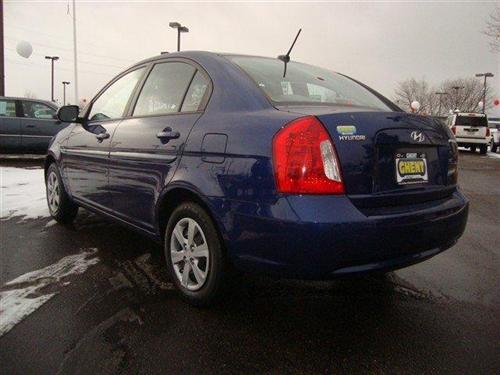 Hyundai Accent 2010 photo 2