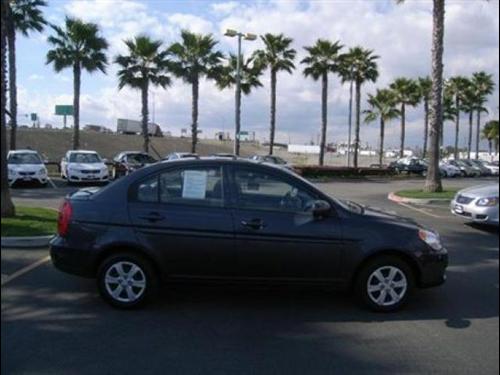 Hyundai Accent 2010 photo 3
