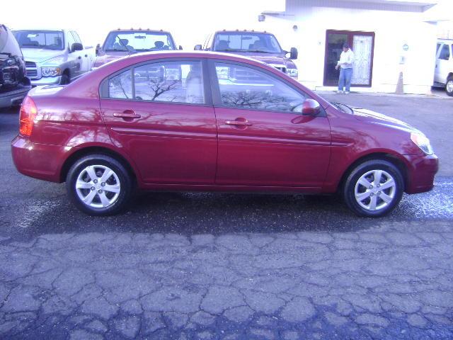 Hyundai Accent 2010 photo 1