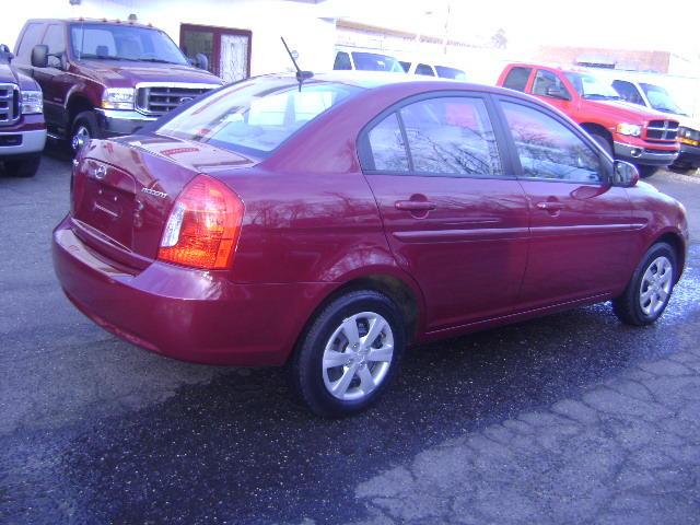Hyundai Accent 2010 photo 2