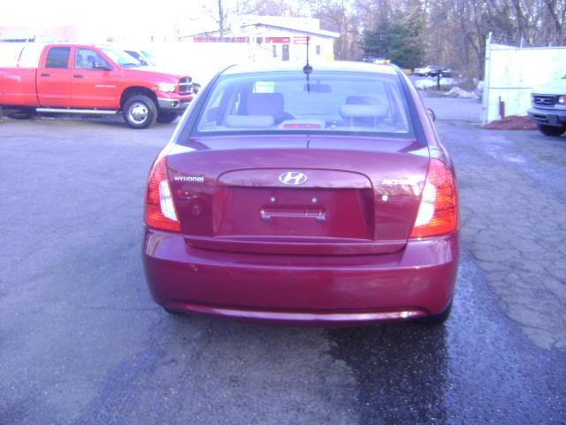 Hyundai Accent 2010 photo 3