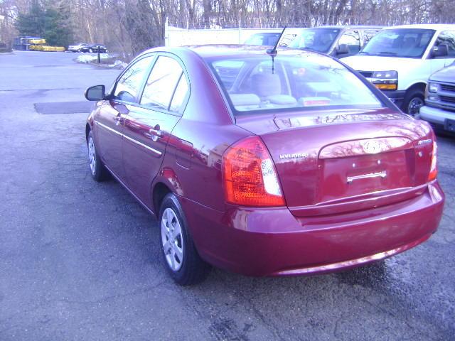 Hyundai Accent 2010 photo 4