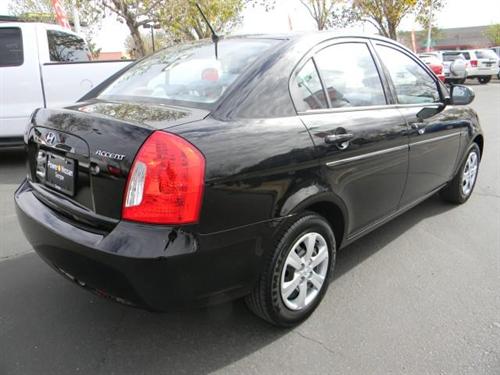 Hyundai Accent 2010 photo 3
