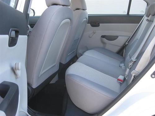 Hyundai Accent 2010 photo 2