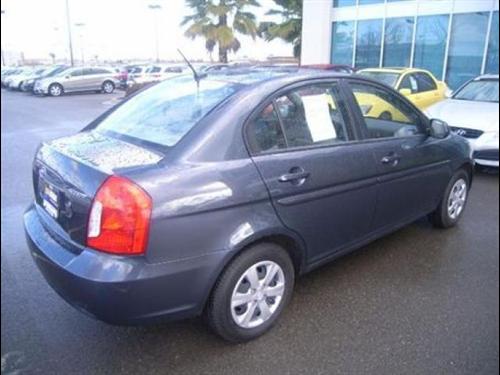 Hyundai Accent 2010 photo 3