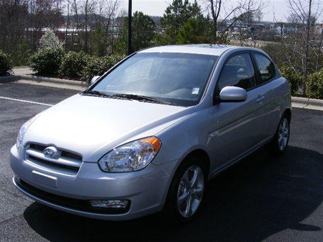 Hyundai Accent SE Hatchback