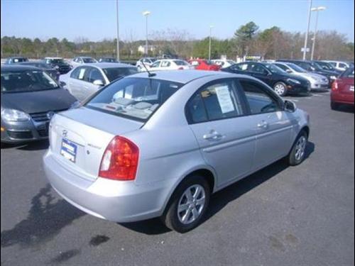 Hyundai Accent 2010 photo 4