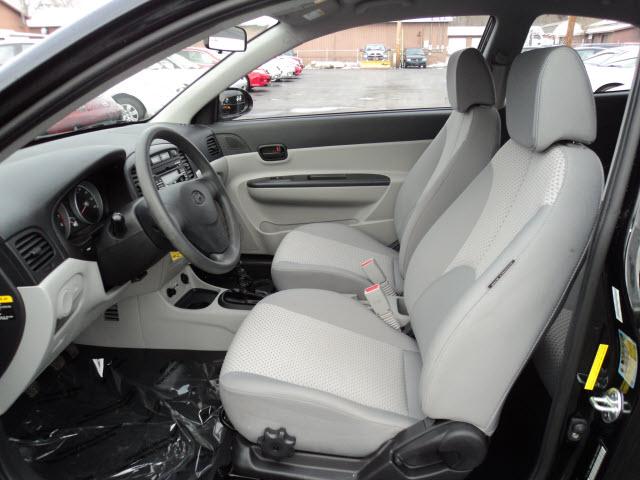 Hyundai Accent 2010 photo 4