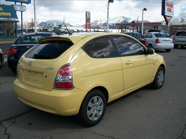 Hyundai Accent 2010 photo 1
