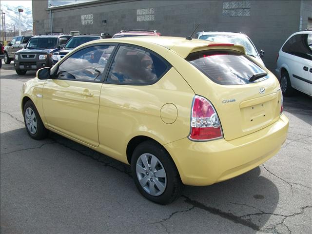 Hyundai Accent 2010 photo 3