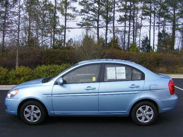 Hyundai Accent 2010 photo 3
