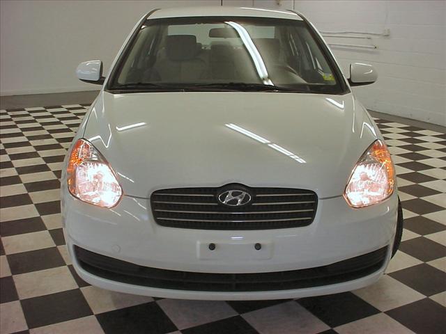 Hyundai Accent 2010 photo 1