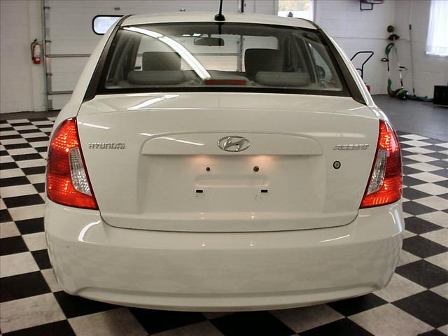 Hyundai Accent 2010 photo 4