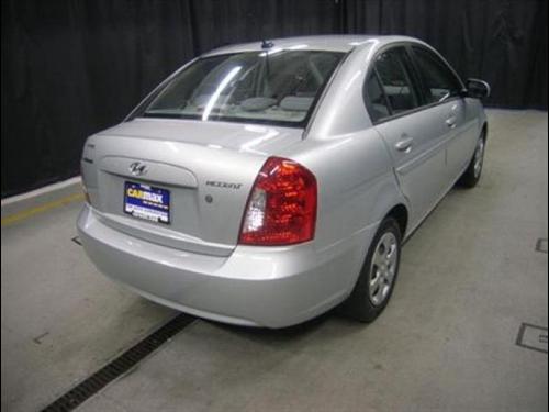 Hyundai Accent 2010 photo 3
