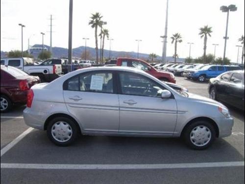 Hyundai Accent 2010 photo 2