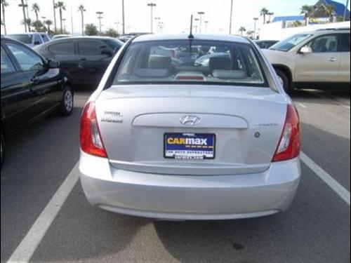 Hyundai Accent 2010 photo 4