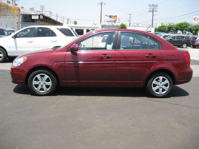 Hyundai Accent 2010 photo 4