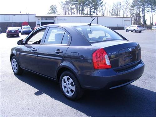 Hyundai Accent 2010 photo 2