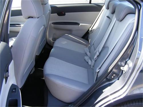 Hyundai Accent 2010 photo 4