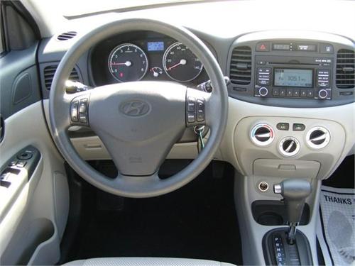 Hyundai Accent 2010 photo 5