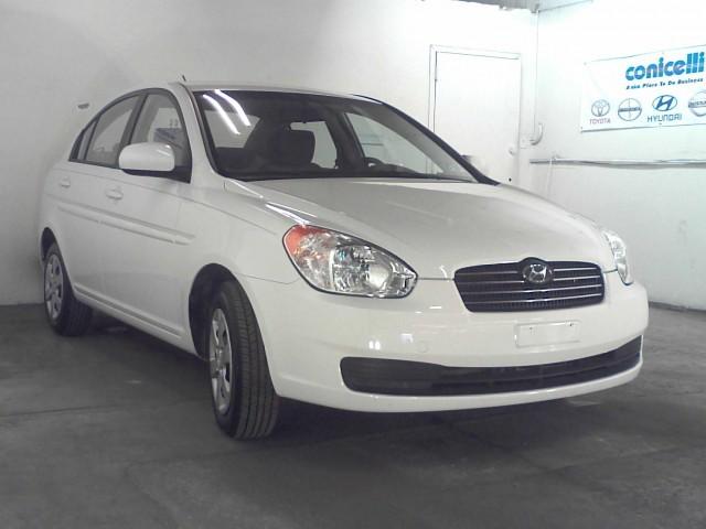 Hyundai Accent 2010 photo 2