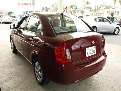 Hyundai Accent 2010 photo 2