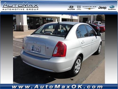 Hyundai Accent 2010 photo 2