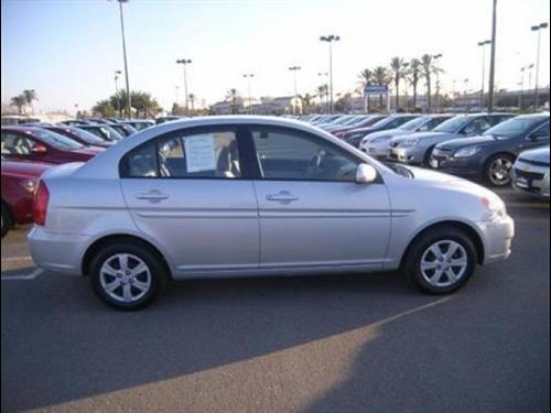 Hyundai Accent 2010 photo 2