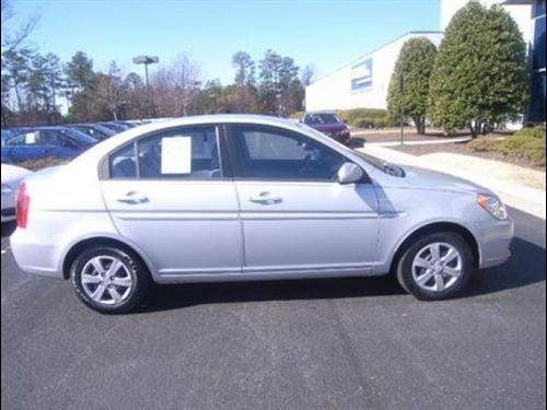Hyundai Accent 2010 photo 3