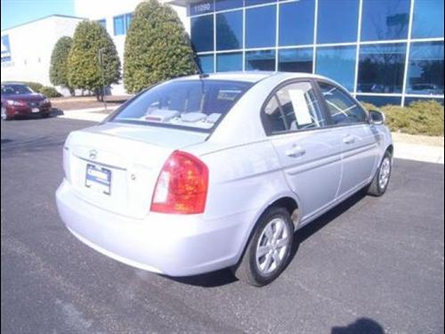 Hyundai Accent 2010 photo 4