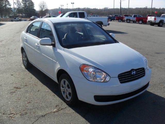 Hyundai Accent 2010 photo 2