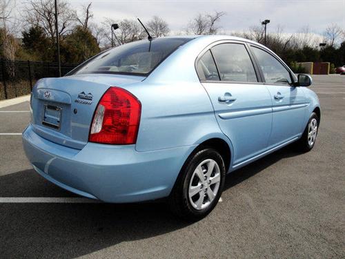 Hyundai Accent 2010 photo 1