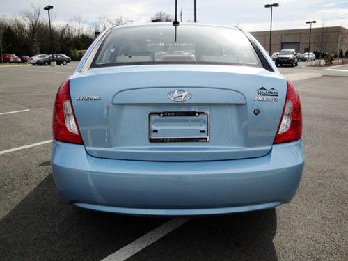 Hyundai Accent 2010 photo 2